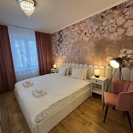 Nové Zámky City Heart Luxury Apartment מראה חיצוני תמונה