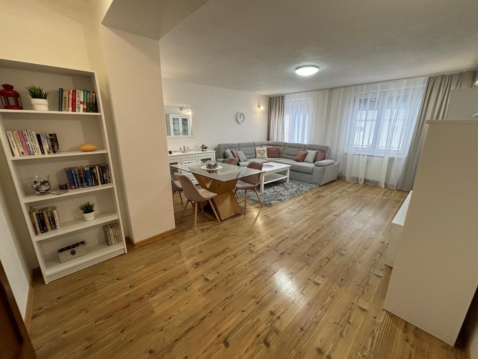 Nové Zámky City Heart Luxury Apartment מראה חיצוני תמונה
