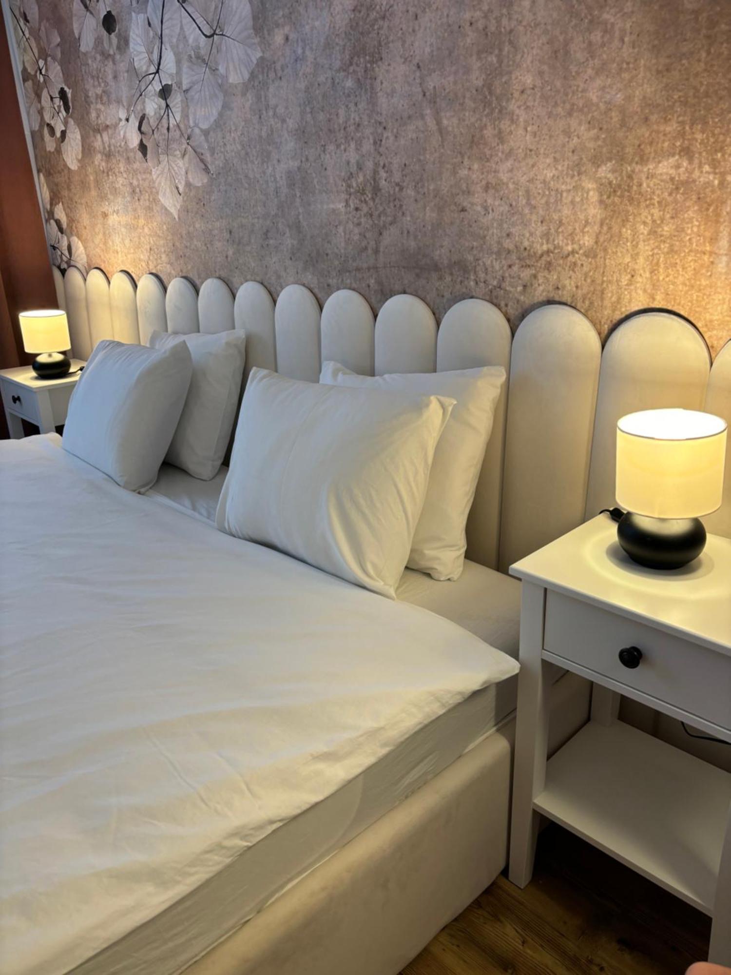 Nové Zámky City Heart Luxury Apartment מראה חיצוני תמונה