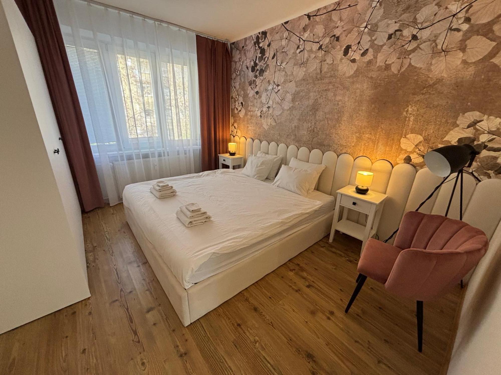 Nové Zámky City Heart Luxury Apartment מראה חיצוני תמונה